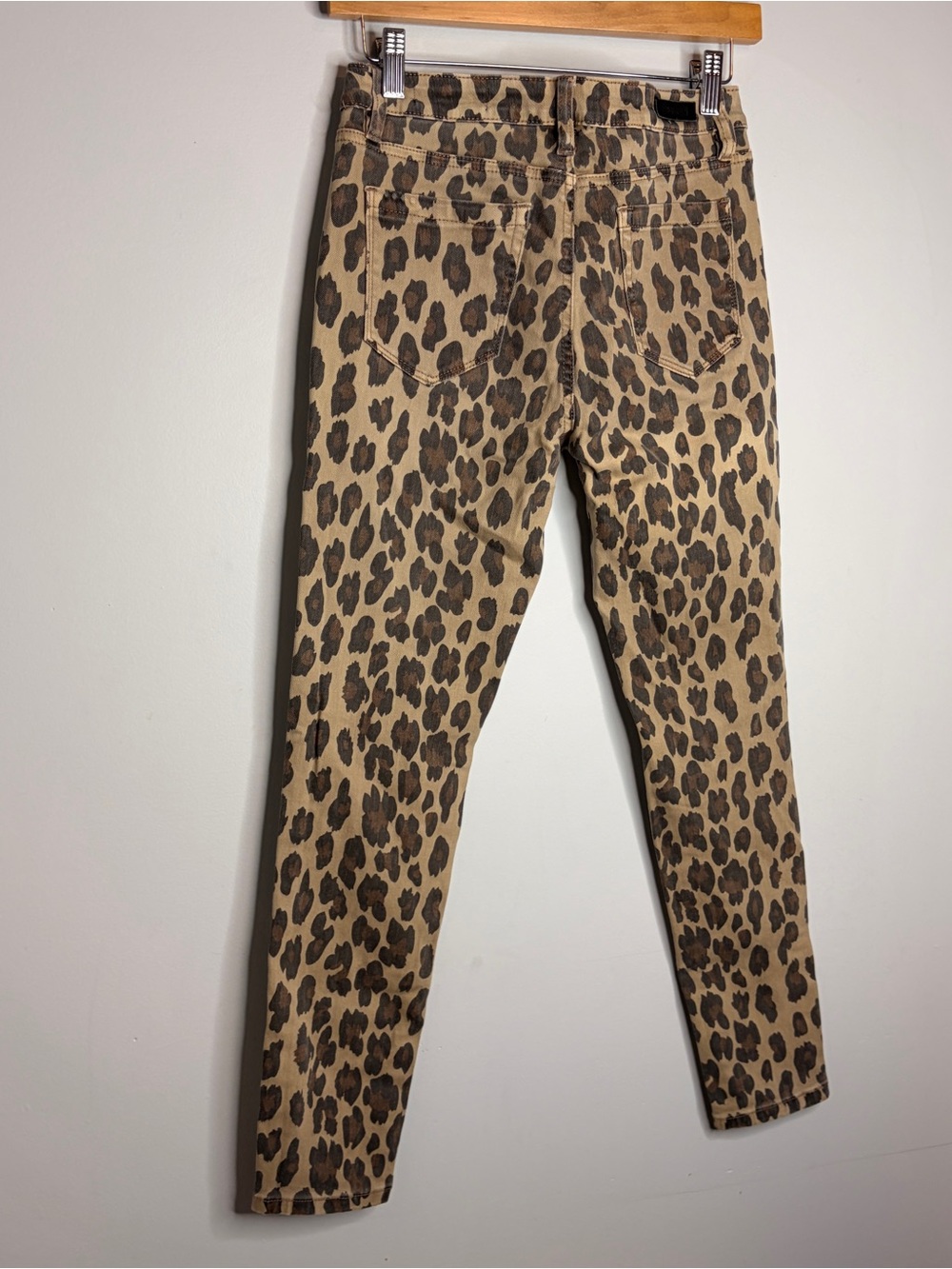 Blank NYC The Reade Crop Brown Leopard Mid-Rise‎ Jeans